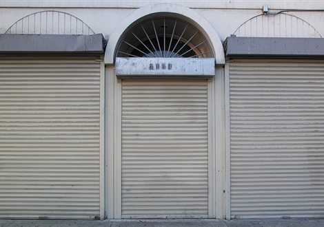Servicio de persianas metálicas en Sant Cugat para comercios